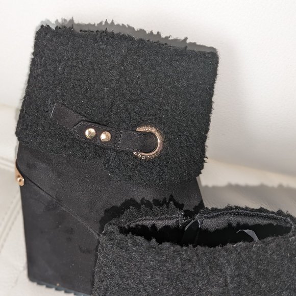 Juicy Couture Women's Buckle Wedge Ankle Boots - Picture 3 of 4